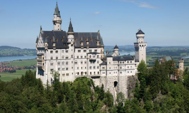 Neuschwanstein castle : เยอรมนี